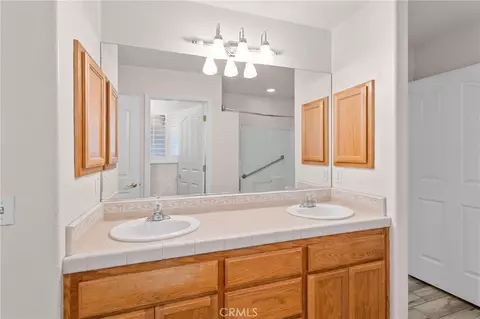 Bath - 18641 Niles, Hesperia, CA 92345 photo 4 of 6