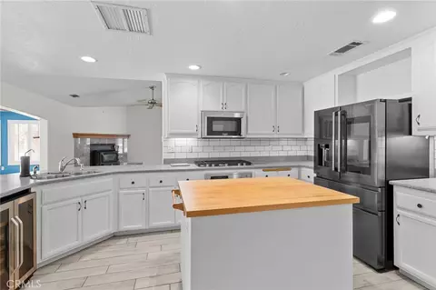 Kitchen - 18641 Niles, Hesperia, CA 92345 photo 2 of 4
