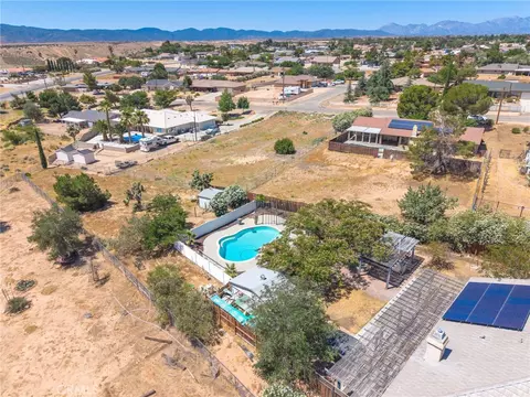 View/Area - 18641 Niles, Hesperia, CA 92345 photo 3 of 5