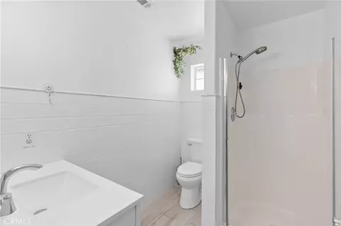 Bath - 18641 Niles, Hesperia, CA 92345 photo 5 of 6