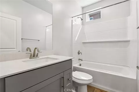 Bath - 9536 Hannah Way, Riverside, CA 92503 photo 2 of 2