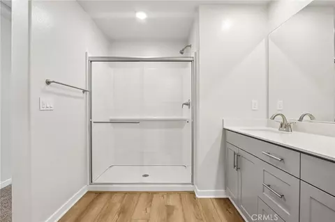Bath - 9536 Hannah Way, Riverside, CA 92503 photo 1 of 2