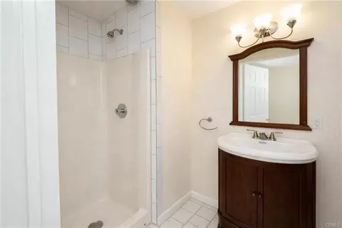 Bath - 537 Cypress, Pasadena, CA 91103 photo 3 of 3
