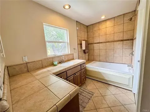 Bath - 537 Cypress, Pasadena, CA 91103 photo 2 of 3