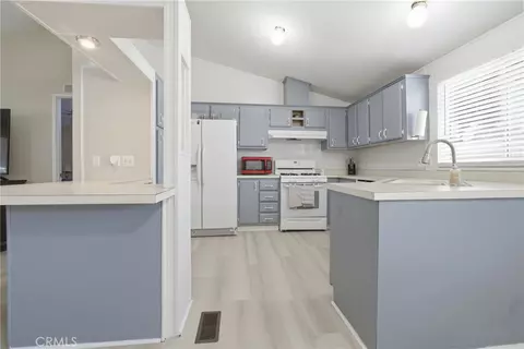 140 W Pioneer #72, Redlands, CA 92374 photo 9