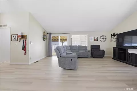 140 W Pioneer #72, Redlands, CA 92374 photo 4
