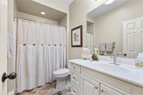 Bath - 1705 Arthur Loop W, Upland, CA 91784 photo 3 of 3