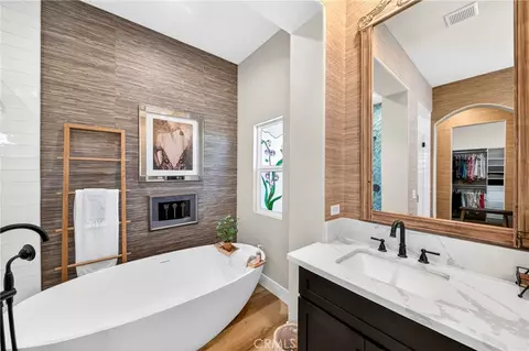 Bath - 16375 Ory, Riverside, CA 92503 photo 3 of 8