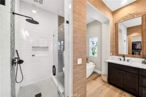 Bath - 16375 Ory, Riverside, CA 92503 photo 5 of 8