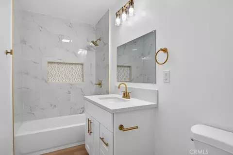 Bath - 4834 Hedrick Ave, Riverside, CA 92505 photo 2 of 4