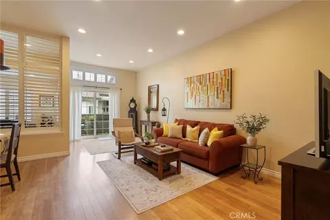 6 Brownfield Ln, Pomona, CA 91766