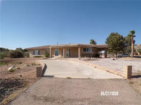 16420 Malahat, Apple Valley, CA 92307 photo 2