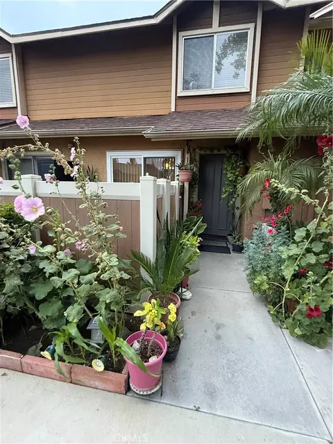 1460 Kendall #17, San Bernardino, CA 92407