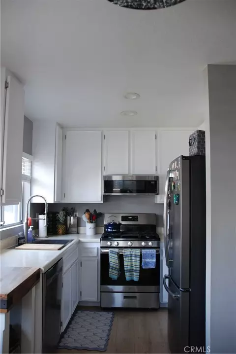 Kitchen - 10730 Holly Mdws #B, Santee, CA 92071 photo 3 of 3