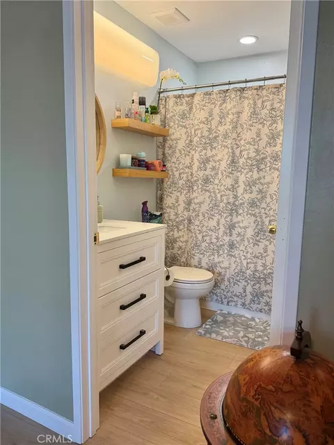 Bath - 10730 Holly Mdws #B, Santee, CA 92071 photo 1 of 5