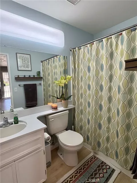 Bath - 10730 Holly Mdws #B, Santee, CA 92071 photo 3 of 5