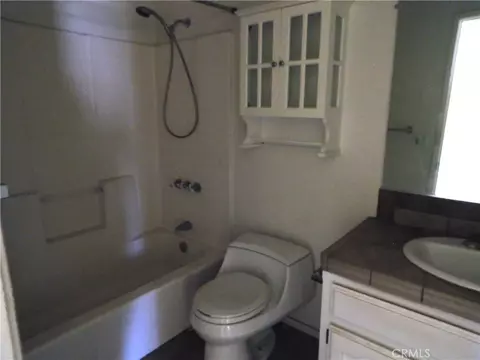 Bath - 23441 Lakeview, Tehachapi, CA 93561 photo 1 of 1