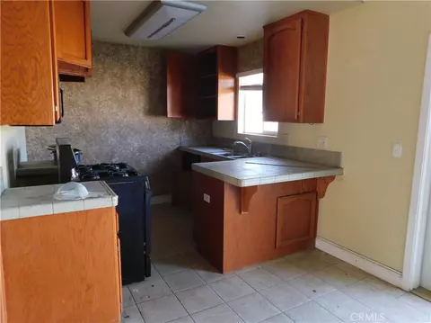 Kitchen - 23441 Lakeview, Tehachapi, CA 93561 photo 1 of 1