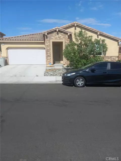 8660 Chester, Hesperia, CA 92344
