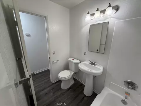 Bath - 813 Doyle Ave, Redlands, CA 92374 photo 3 of 5