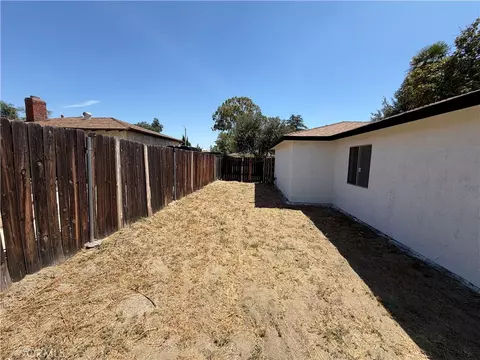 Exterior - 813 Doyle Ave, Redlands, CA 92374 photo 10 of 11