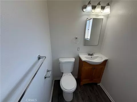 Bath - 813 Doyle Ave, Redlands, CA 92374 photo 5 of 5