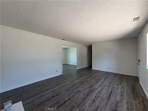 Living - 813 Doyle Ave, Redlands, CA 92374 photo 2 of 8