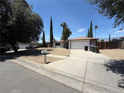 Exterior - 813 Doyle Ave, Redlands, CA 92374 photo 2 of 11