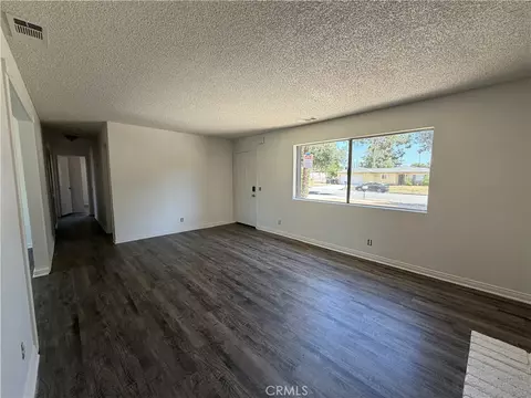 Living - 813 Doyle Ave, Redlands, CA 92374 photo 3 of 8