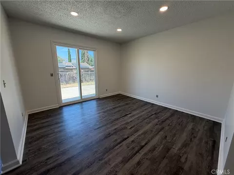 Living - 813 Doyle Ave, Redlands, CA 92374 photo 5 of 8