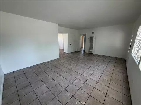 Living - 5750 Willard Way, Riverside, CA 92504 photo 2 of 3