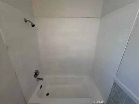 Bath - 5750 Willard Way, Riverside, CA 92504 photo 3 of 6