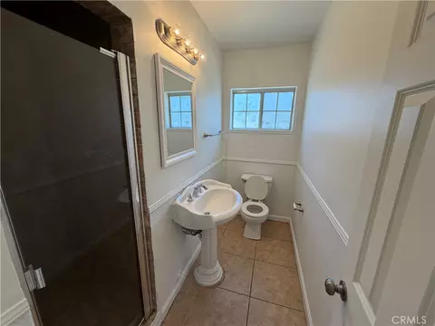 Bath - 5750 Willard Way, Riverside, CA 92504 photo 4 of 6
