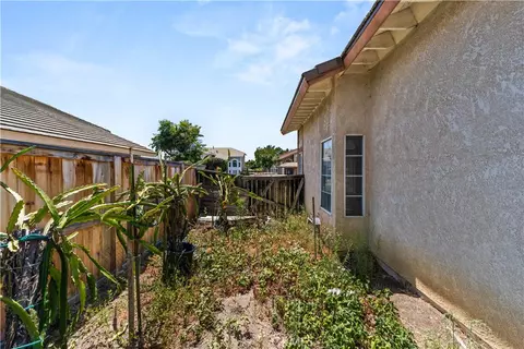 Exterior - 7173 Kittyhawk, Fontana, CA 92336 photo 8 of 13