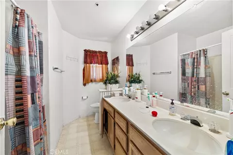 Bath - 7173 Kittyhawk, Fontana, CA 92336 photo 3 of 3