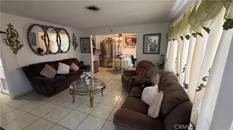 Entry Way - 48 Paradise S, Carson, CA 90745 photo 1 of 2