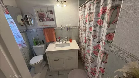 Bath - 48 Paradise S, Carson, CA 90745 photo 2 of 2