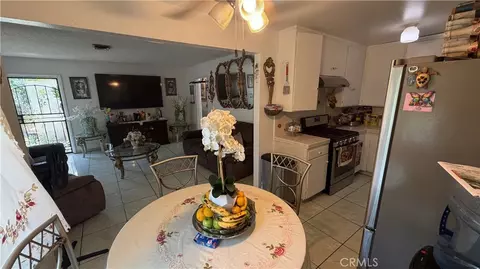 Entry Way - 48 Paradise S, Carson, CA 90745 photo 2 of 2