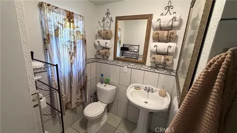 Bath - 48 Paradise S, Carson, CA 90745 photo 1 of 2