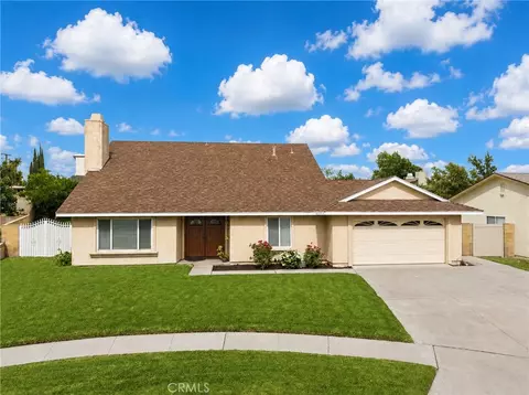 9925 Pinyon Ct, Fontana, CA 92335