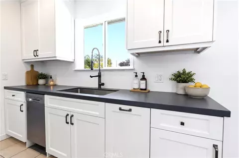 Kitchen - 7444 Via Serena, Rancho Cucamonga, CA 91730 photo 2 of 5