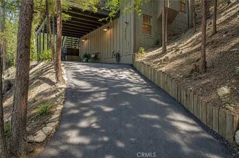 Exterior - 24085 Alpine, Crestline, CA 92325 photo 1 of 5