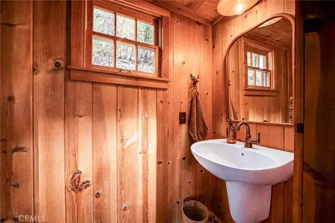 Bath - 24085 Alpine, Crestline, CA 92325 photo 1 of 2