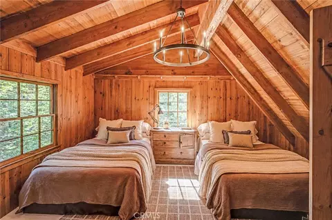 Bedroom - 24085 Alpine, Crestline, CA 92325 photo 1 of 4