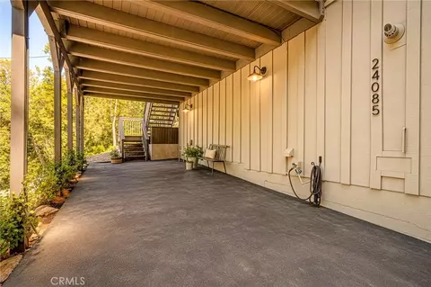 Exterior - 24085 Alpine, Crestline, CA 92325 photo 2 of 5