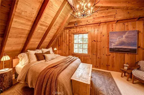 Bedroom - 24085 Alpine, Crestline, CA 92325 photo 4 of 4