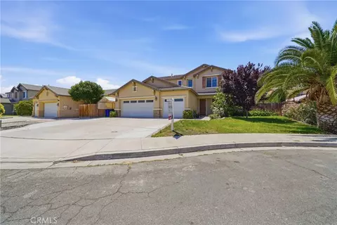13825 Hawk Ct, Victorville, CA 92394