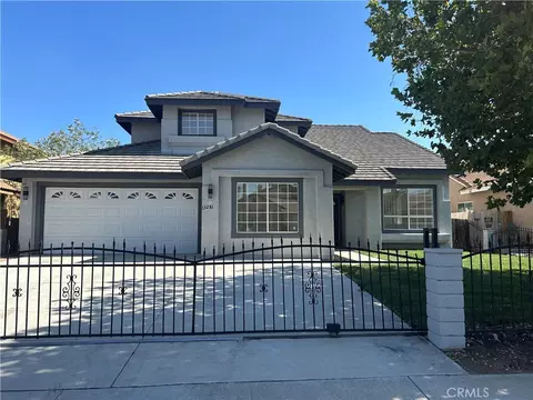 13281 Luna Rd, Victorville, CA 92392