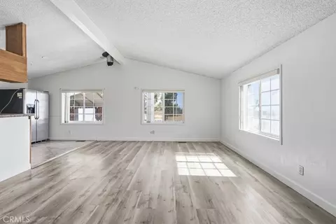 Living - 13378 Paramount Rd, Phelan, CA 92371 photo 3 of 4
