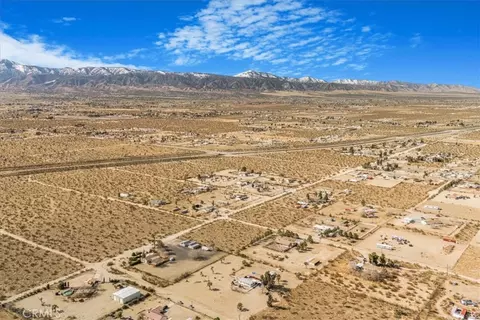 View/Area - 13378 Paramount Rd, Phelan, CA 92371 photo 12 of 15